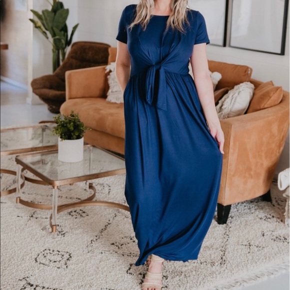 Navy maternity dress. Worn once - Picture 3 of 3